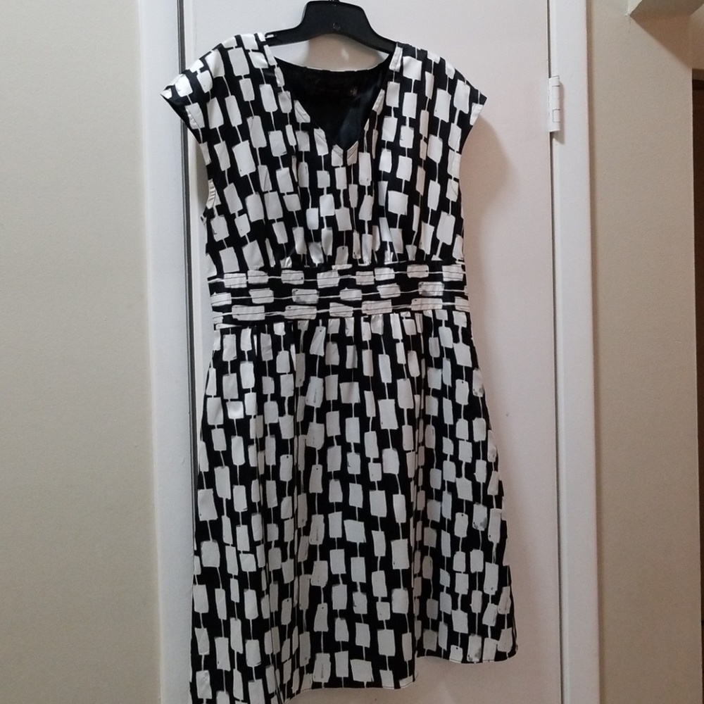 Great warm weather dress...only worn once